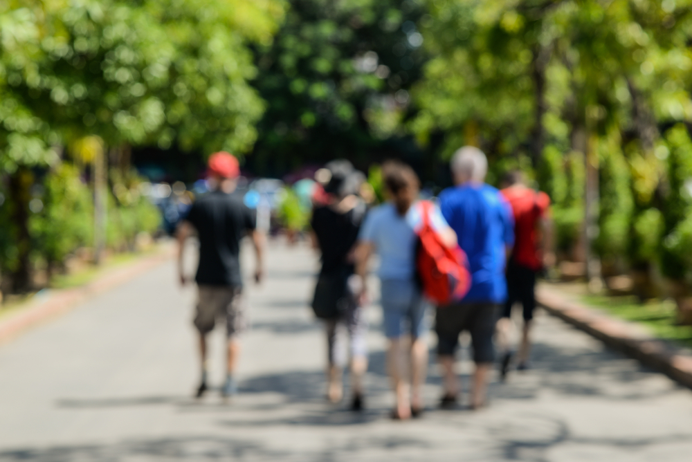 Students on Walking tour of school during summer